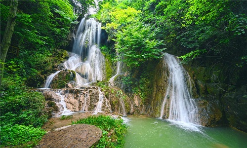 Mother-And-Son-Waterfall